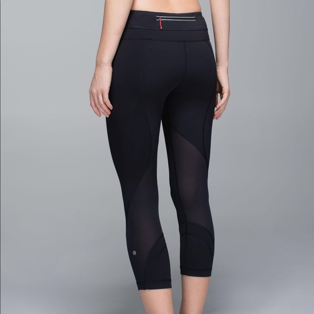 EUC lululemon run inspire crops. Size 2